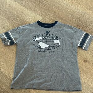 Old Navy Gray Skate Global Kids Oversized Graphic T-Shirt, Size XS (5)